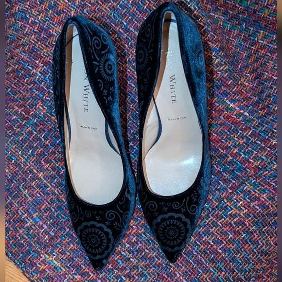 RON WHITE Black Embroidery High Heels size 40 NWT - Picture 3 of 4